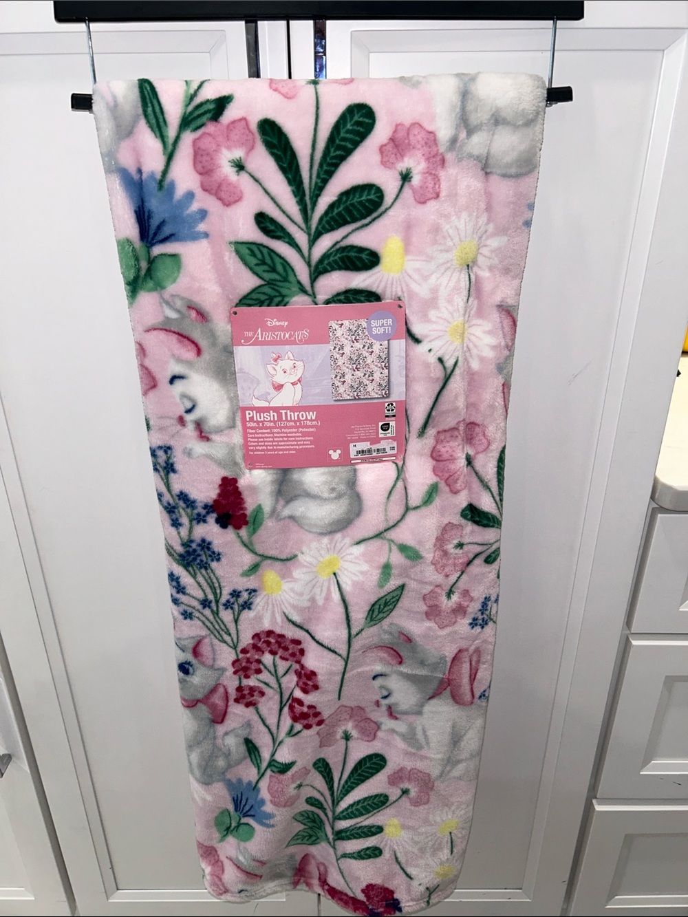Disney Aristocats Marie The Cat Pink Floral Plush Throw Blanket 50”x70”
